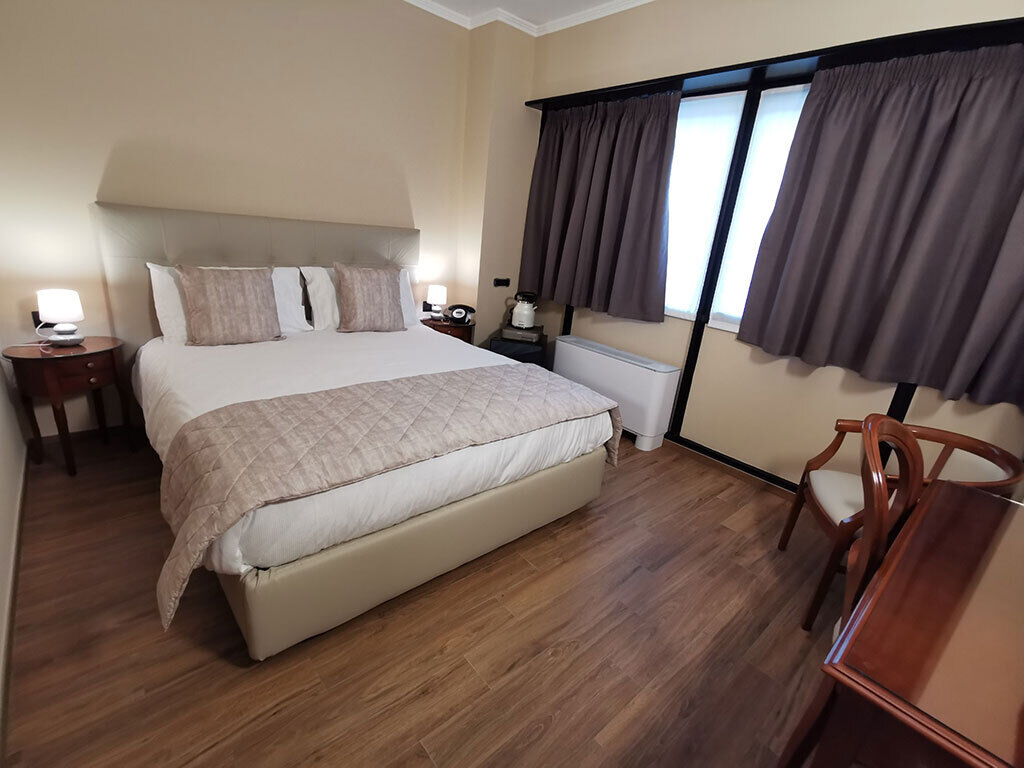 Hotel Valentino Du Parc Turin Room photo