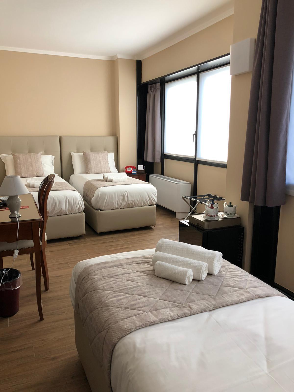 Hotel Valentino Du Parc Turin Room photo